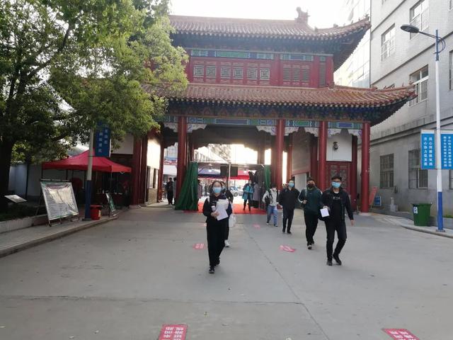 今天,开学!阜阳高三学子率先复课